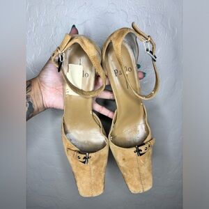 Kitten heels